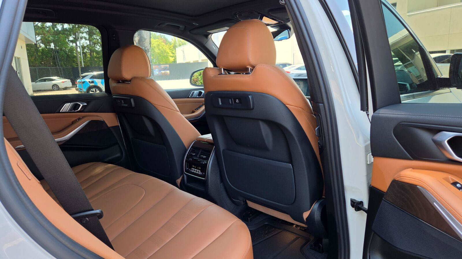 Used 2022 BMW X5 xDrive40i w/ Premium Package AWD/4WD image 53