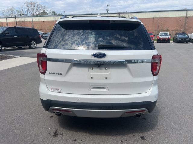 Used 2017 Ford Explorer Limited w/ Equipment Group 301A FWD image 6