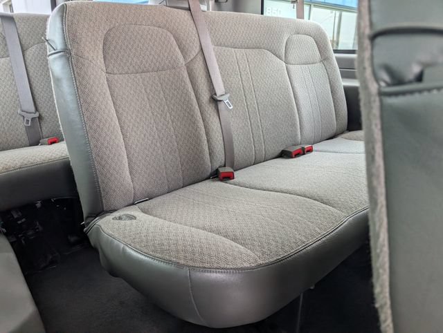 Used 2025 Chevrolet Express 3500 LT w/ LT Preferred Equipment Group RWD image 7