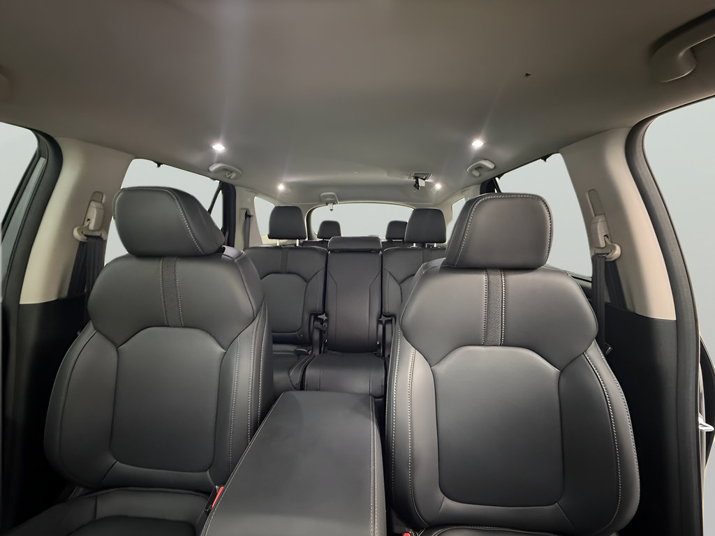 Used 2025 Honda Pilot EX-L image 17
