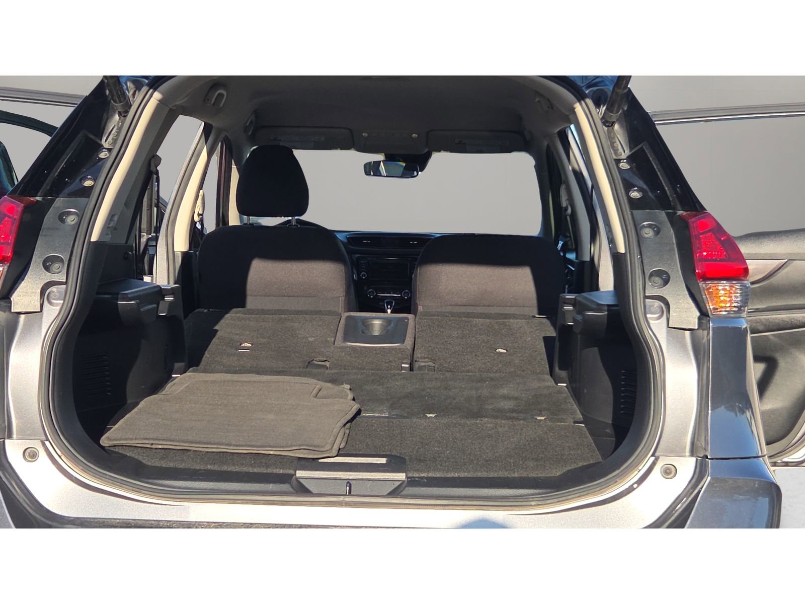 Used 2019 Nissan Rogue SV w/ Premium Package image 21