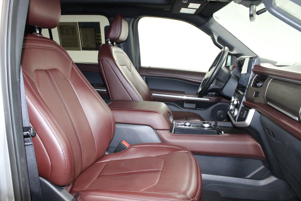 Used 2024 Ford Expedition Limited image 32