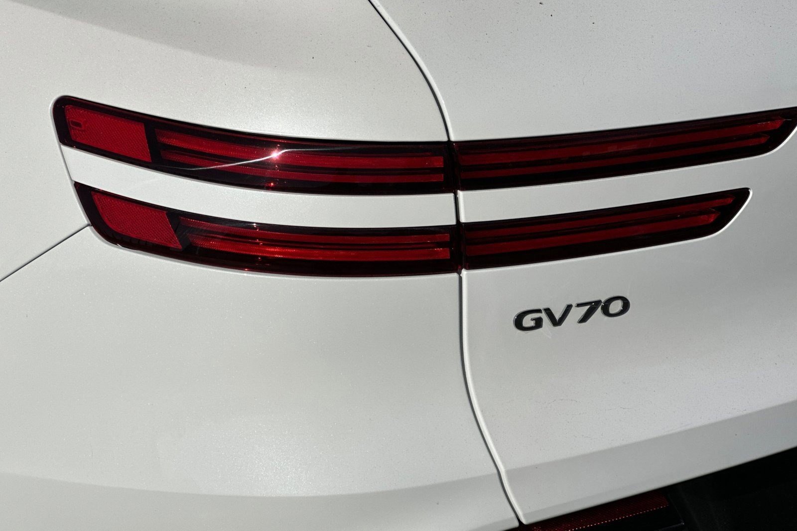 Used 2022 Genesis GV70 2.5T w/ Advanced Package image 12