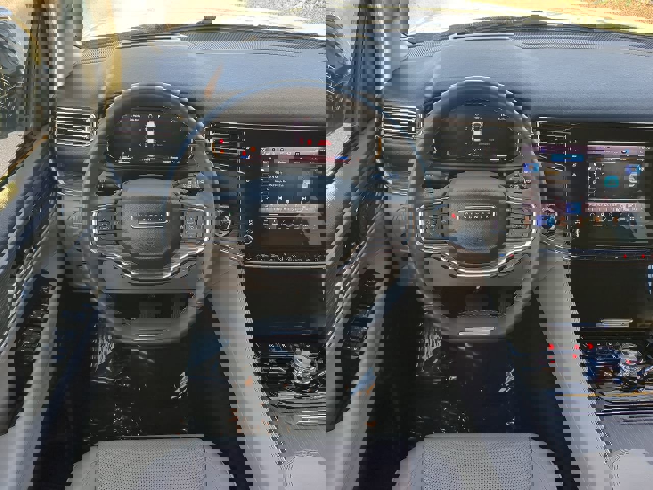 Used 2024 Jeep Wagoneer Series III image 16