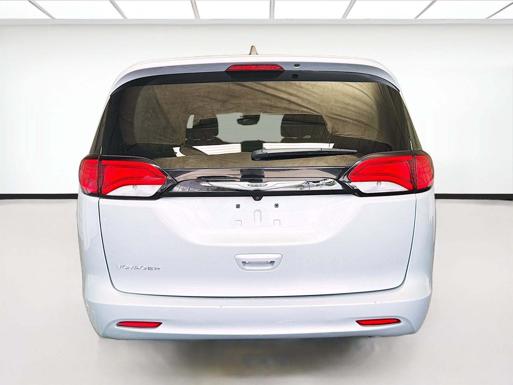 Used 2024 Chrysler Voyager LX FWD image 5