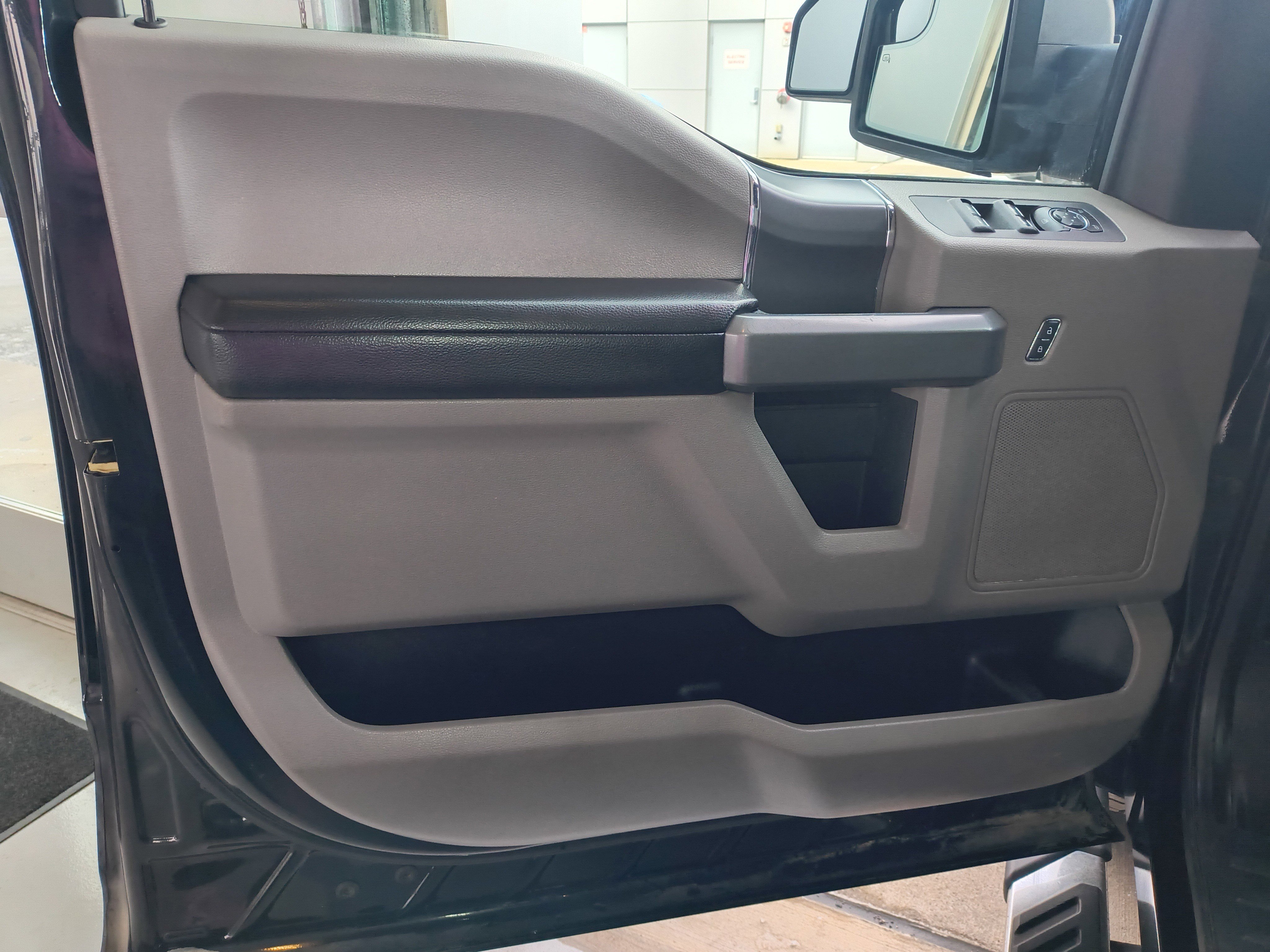 Used 2016 Ford F150 XLT w/ Equipment Group 301A Mid image 20