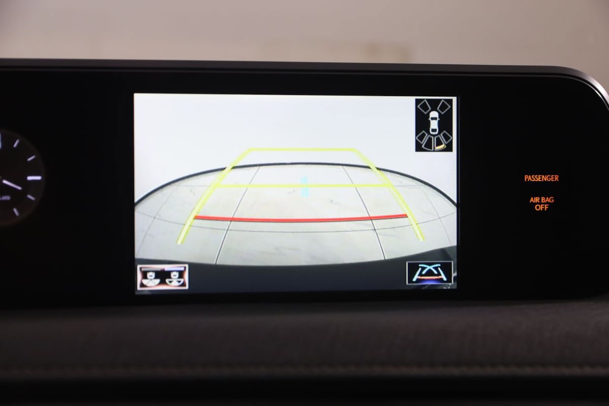 Used 2022 Lexus UX 250h w/ Premium Package AWD/4WD image 11