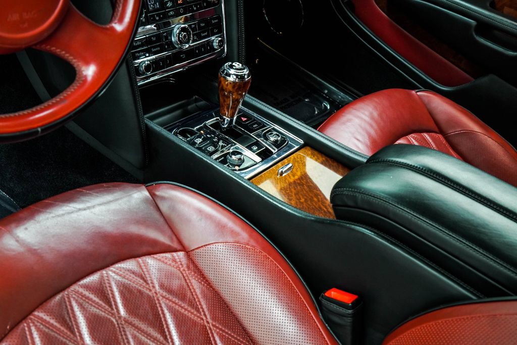 Used 2018 Bentley Mulsanne RWD image 21