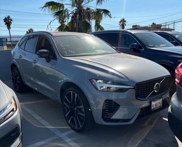 Used 2024 Volvo XC60 T8 Ultimate w/ Protection Package Premier AWD/4WD image 2