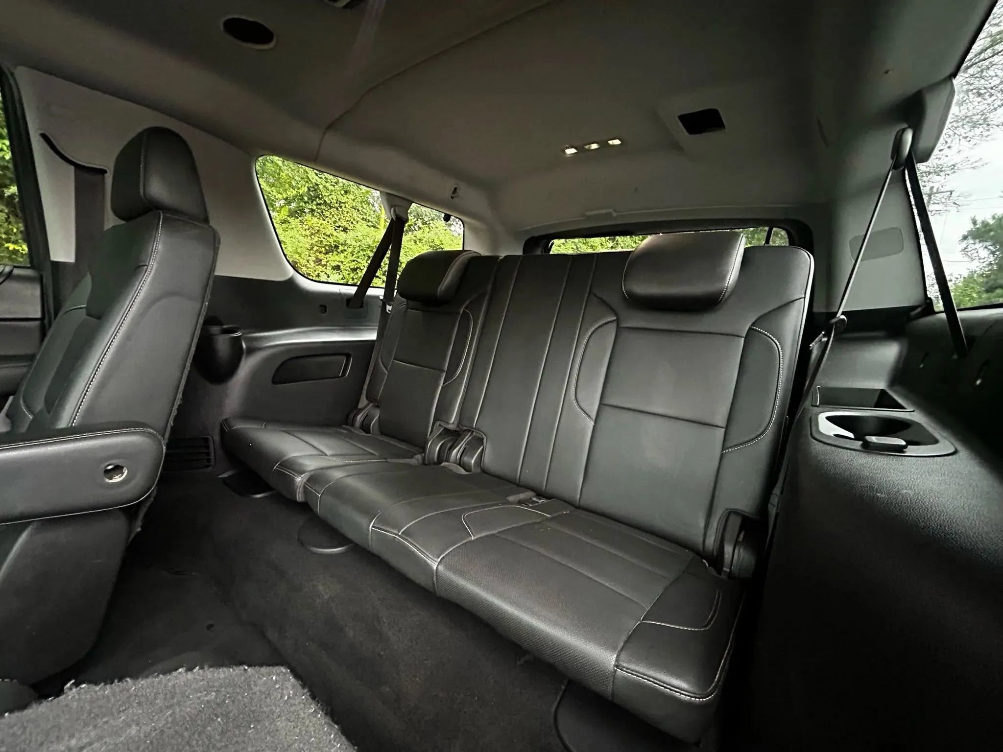 Used 2018 Chevrolet Suburban Premier image 40