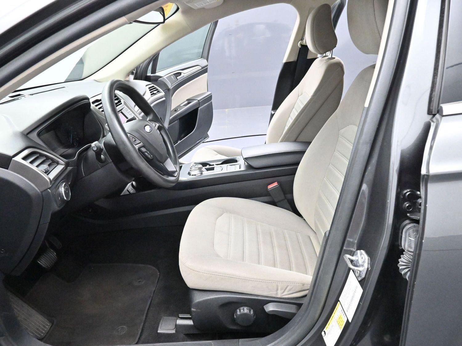 Used 2020 Ford Fusion S FWD image 13