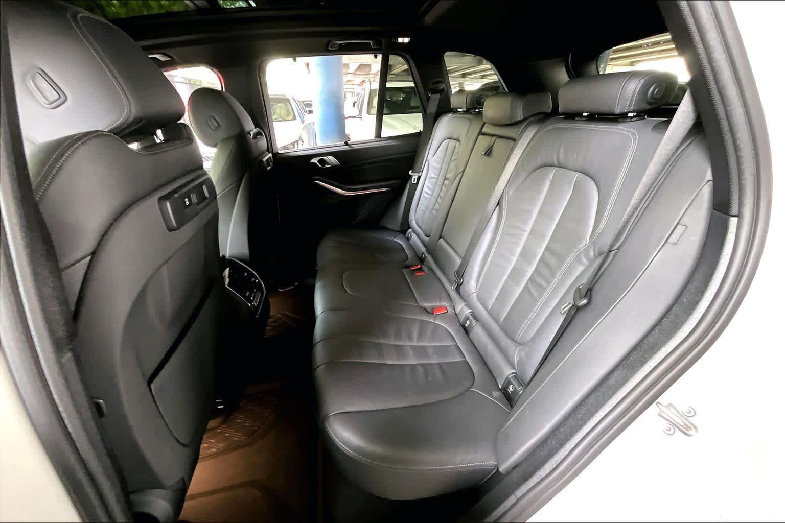 Used 2019 BMW X5 xDrive40i w/ Executive Package AWD/4WD image 19
