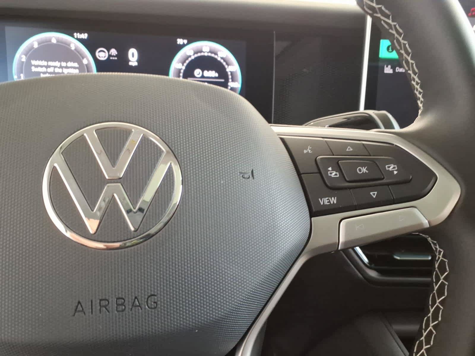 Used 2026 Volkswagen Tiguan SE w/ Panoramic Sunroof Package AWD/4WD image 21
