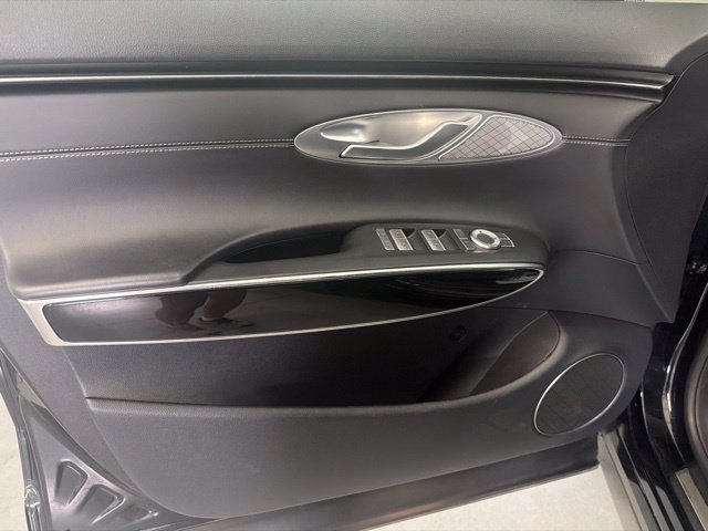 Used 2025 Genesis GV70 2.5T AWD/4WD image 9