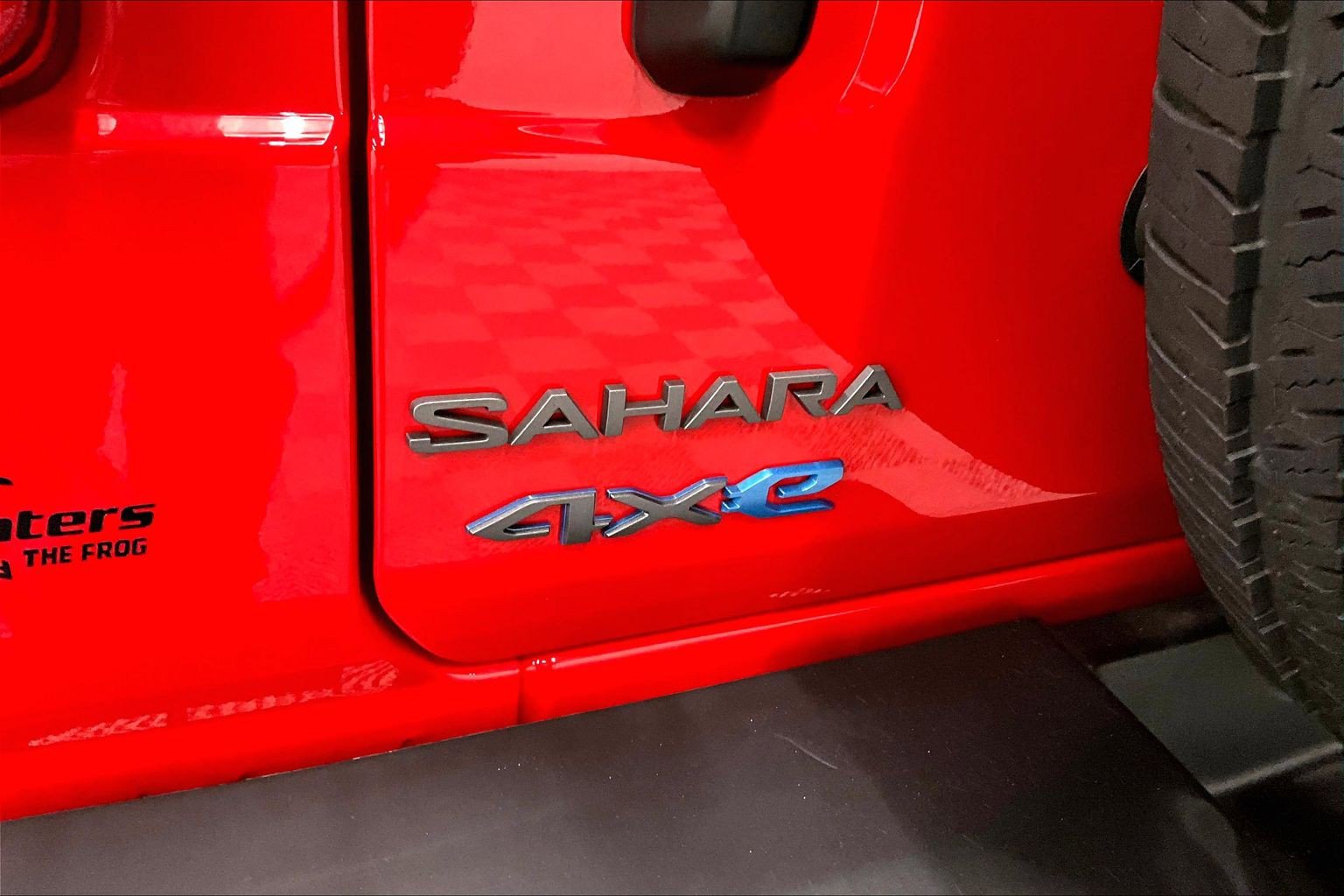 Used 2025 Jeep Wrangler Unlimited Sahara w/ Safety Group AWD/4WD image 9