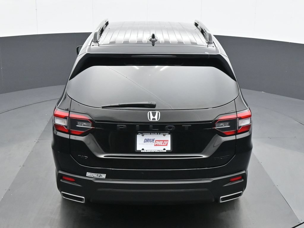 Used 2025 Honda Pilot Sport image 21