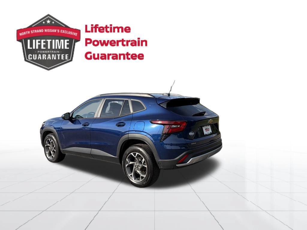 Used 2024 Chevrolet Trax LT FWD image 3