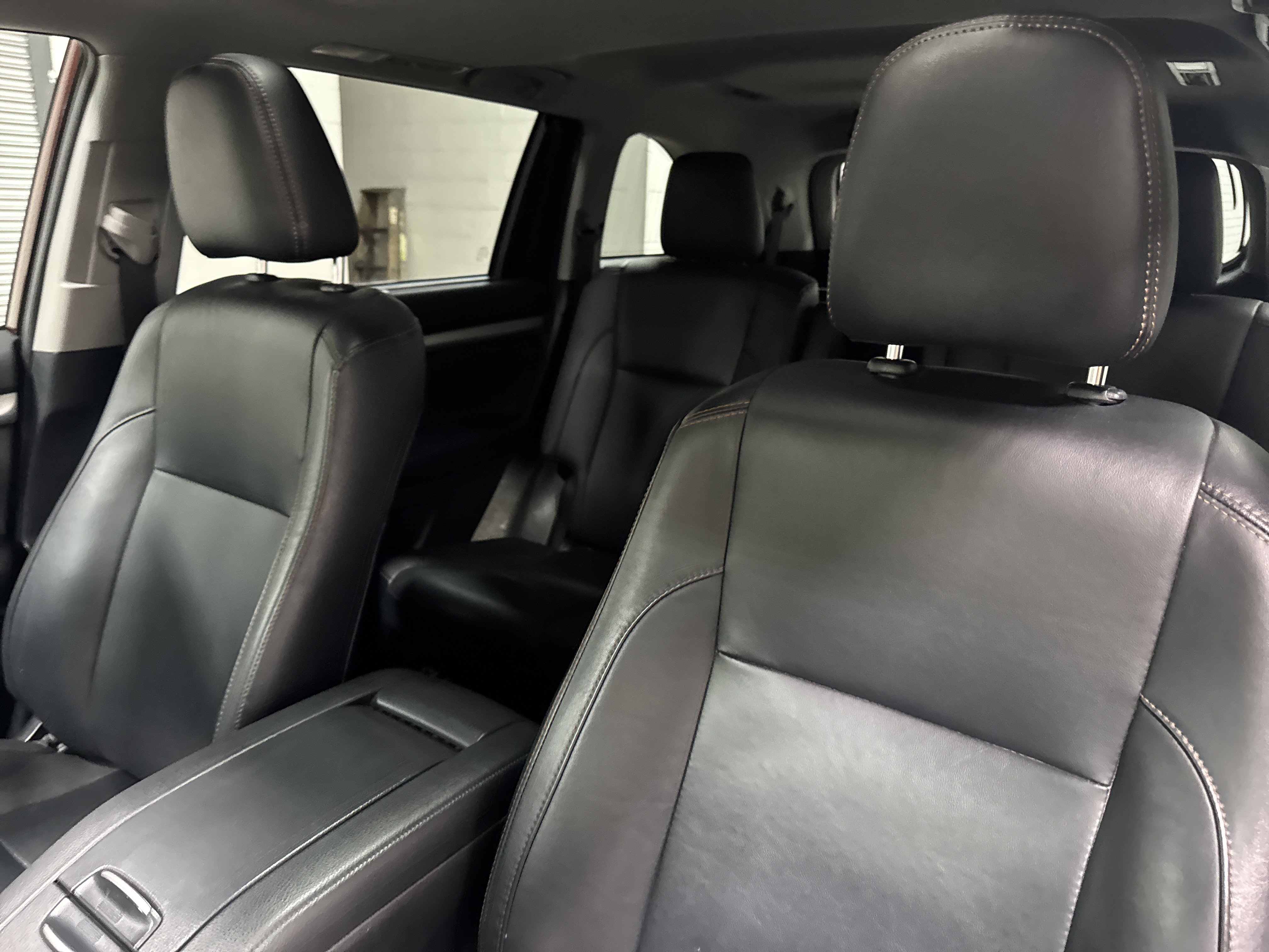 Used 2019 Toyota Highlander XLE AWD/4WD image 29