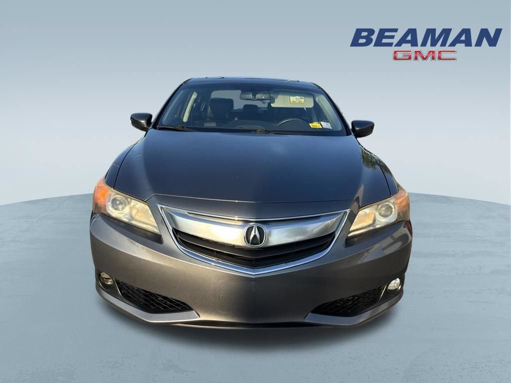 Used 2013 Acura ILX w/ Technology Package FWD image 2