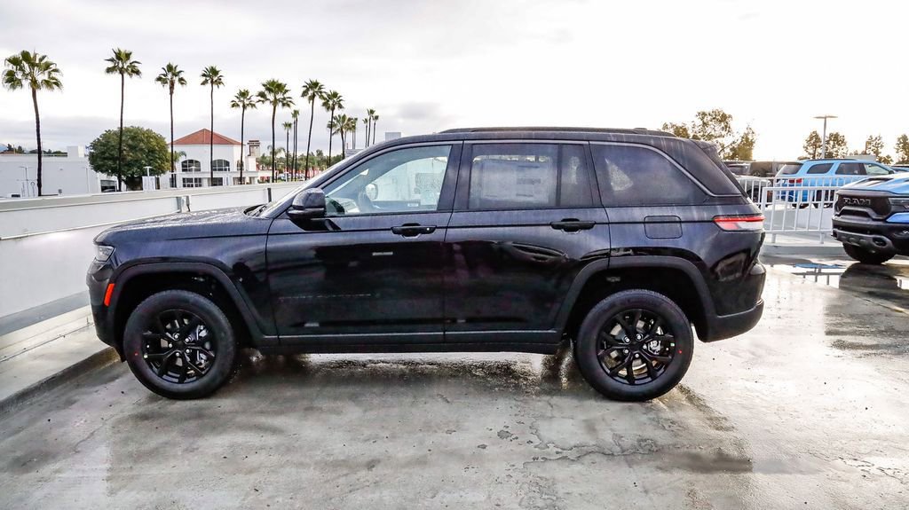 New 2026 Jeep Grand Cherokee Altitude RWD image 14