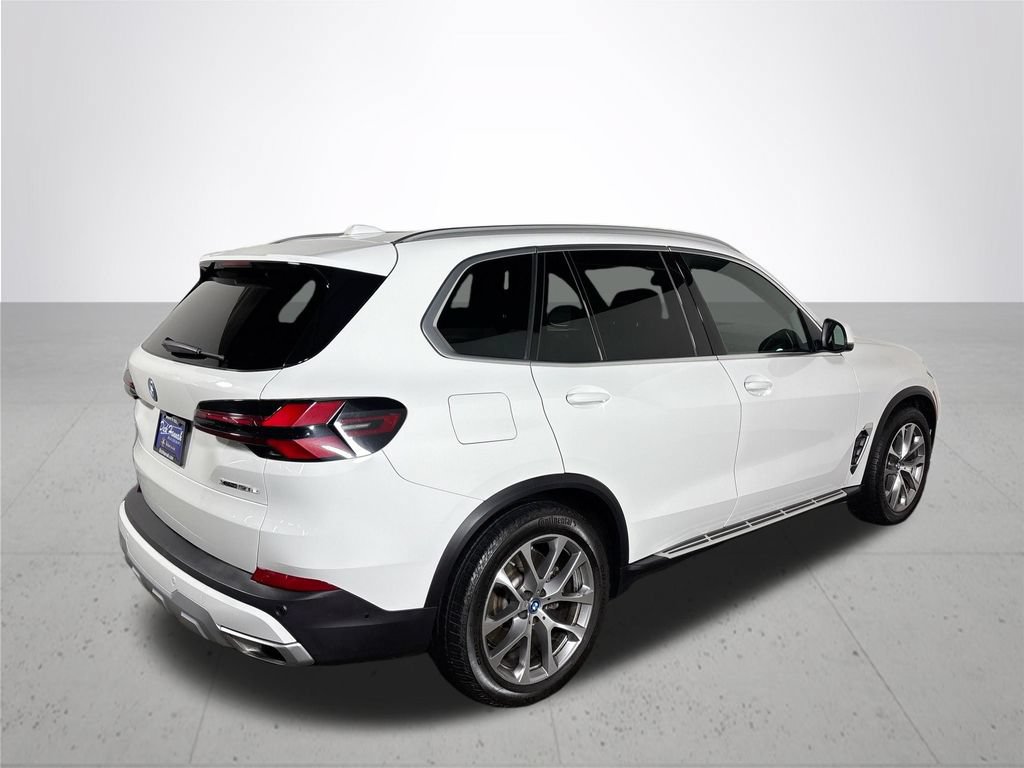 Used 2025 BMW X5 xDrive50e AWD/4WD image 6