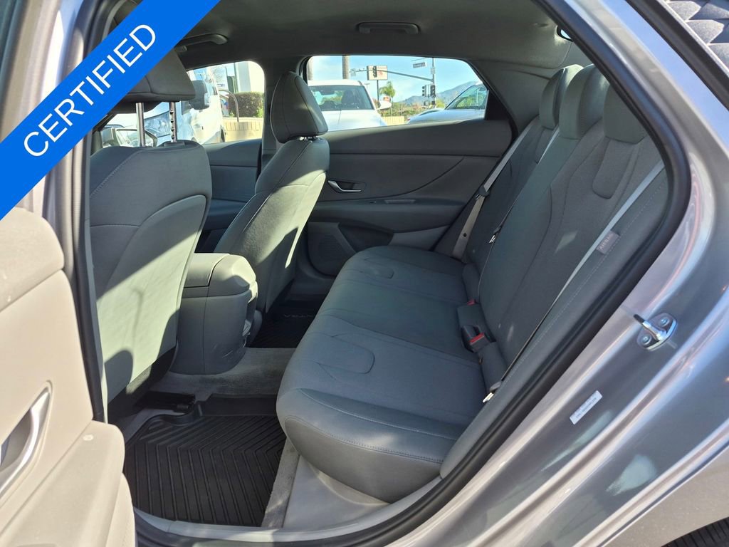 Used 2025 Hyundai Elantra SE image 21