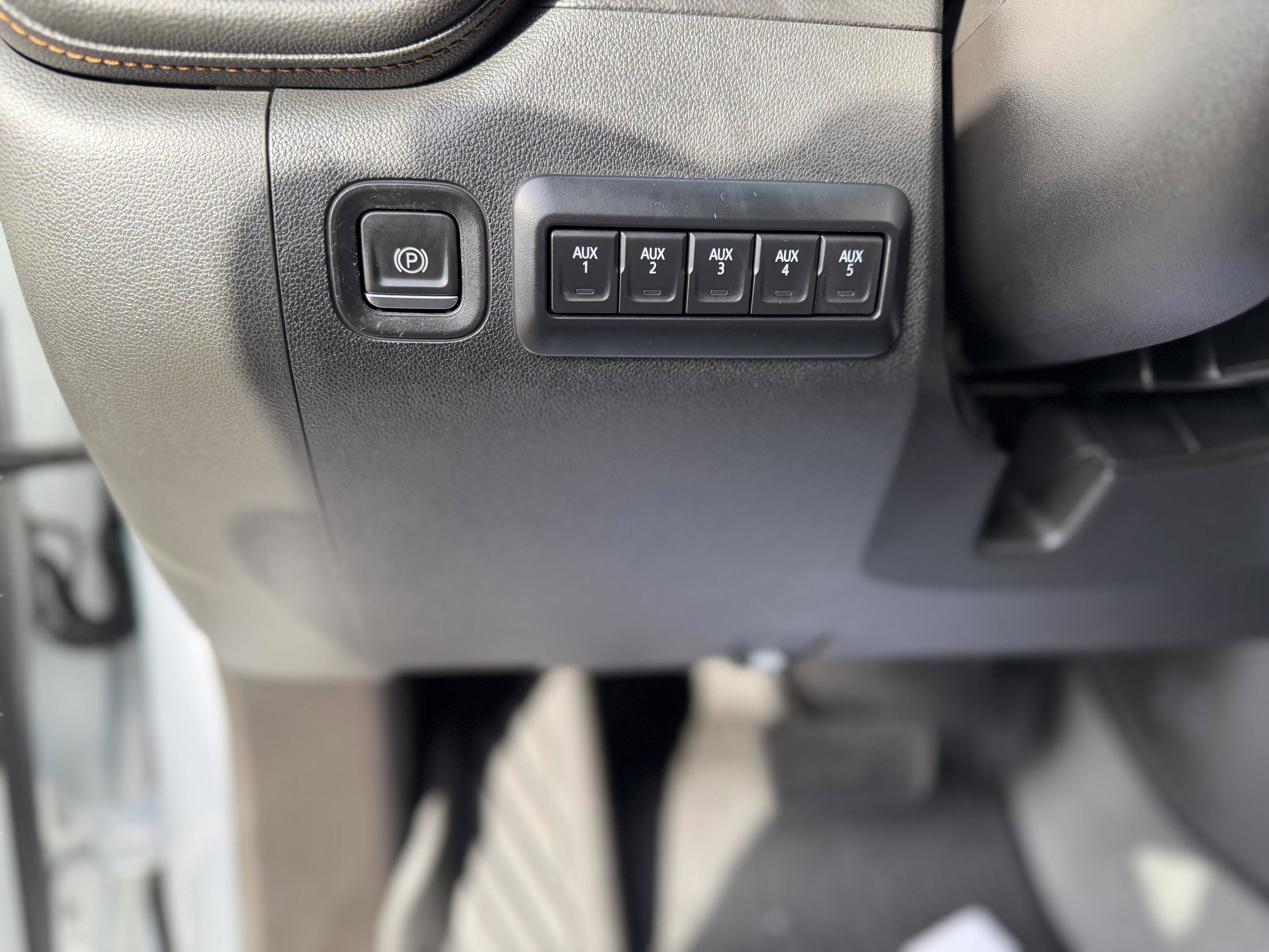 Used 2021 GMC Sierra 2500 AT4 w/ AT4 Premium Plus Package image 43