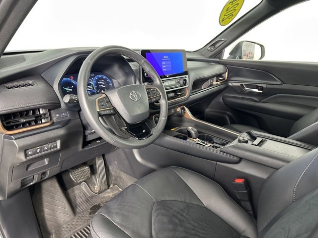 Used 2024 Toyota Grand Highlander AWD Hybrid image 12