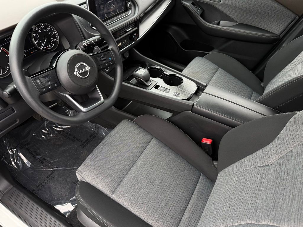 Certified 2023 Nissan Rogue SV image 17