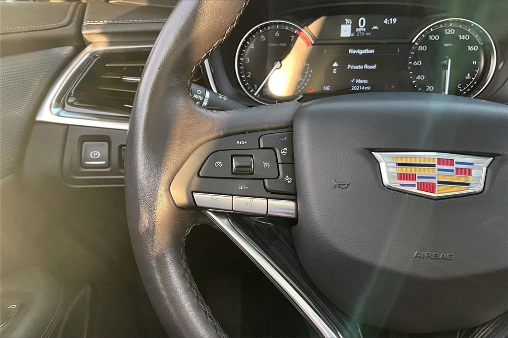 Used 2025 Cadillac XT6 Premium Luxury image 20