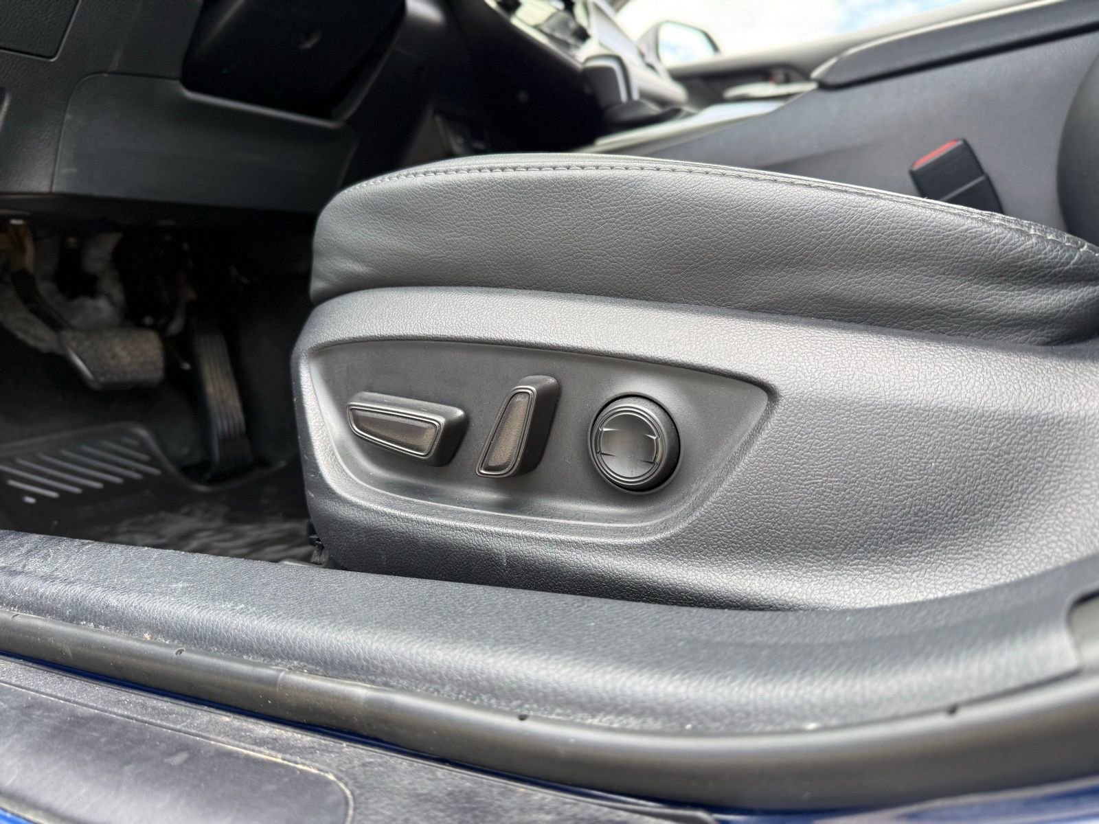 Used 2024 Toyota Camry XLE image 33