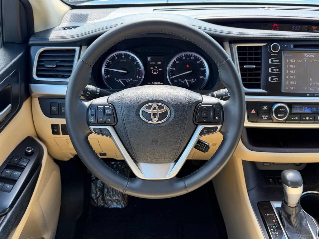 Used 2018 Toyota Highlander XLE AWD/4WD image 31