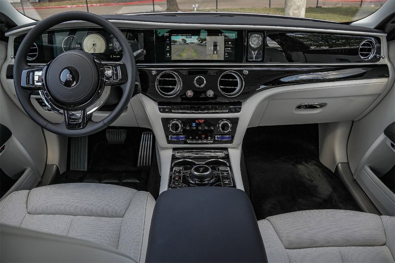 New 2025 Rolls-Royce Ghost image 36