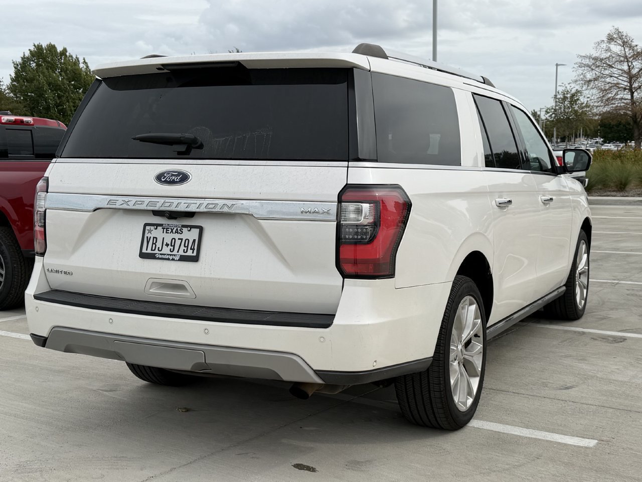 Used 2018 Ford Expedition Max Limited w/ Equipment Group 302A RWD image 4