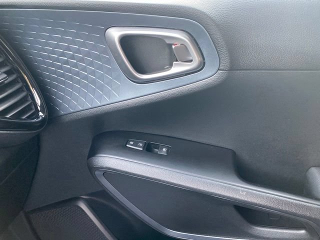 Used 2023 Kia Soul EX FWD image 17