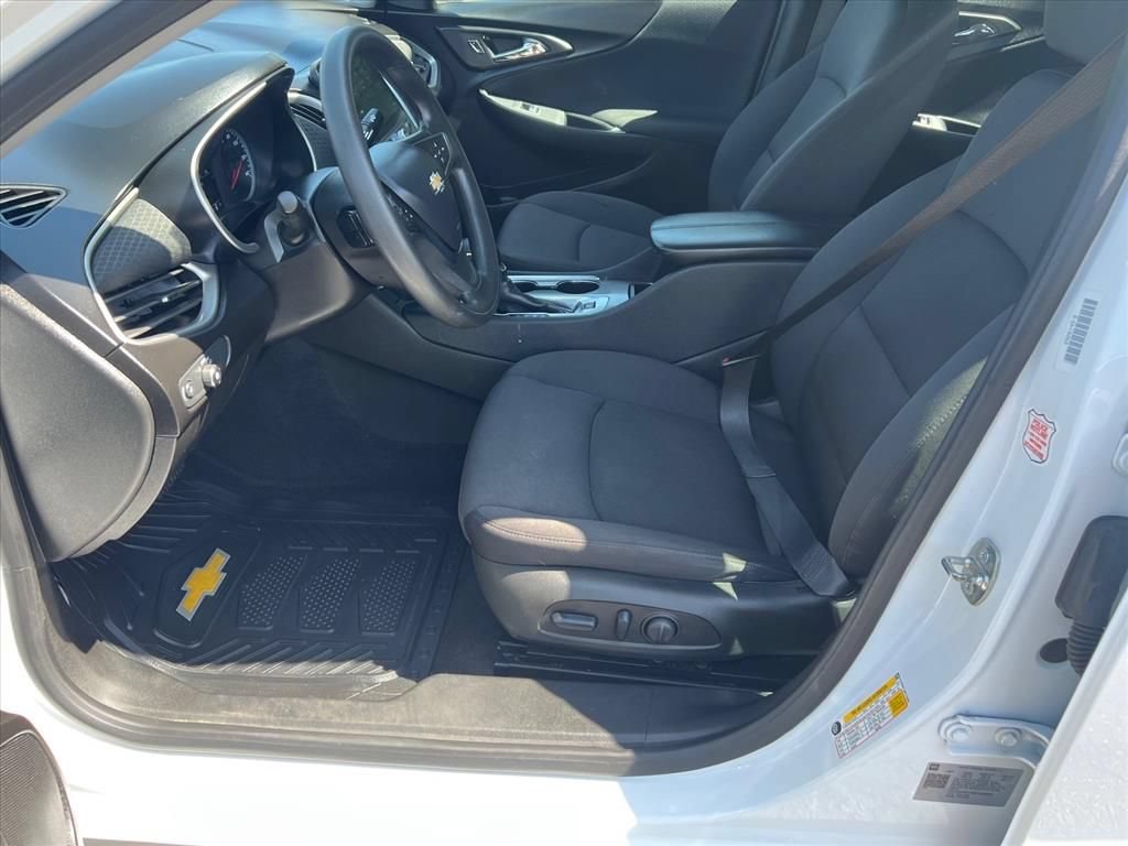 Used 2024 Chevrolet Malibu LT FWD image 11