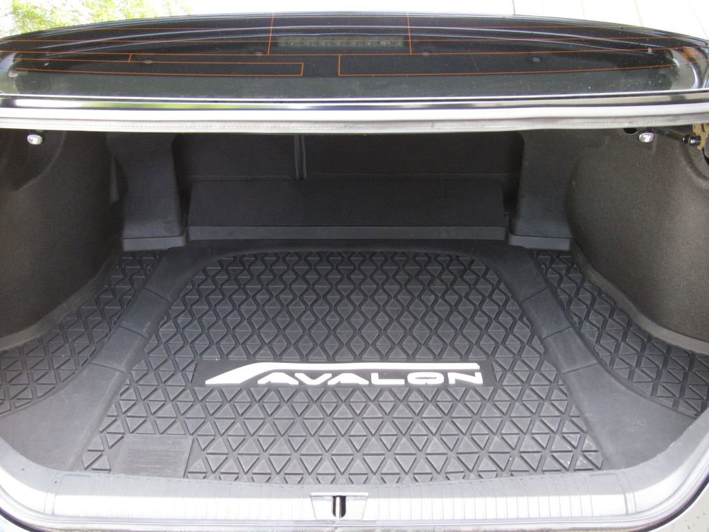 Used 2019 Toyota Avalon XSE FWD image 21