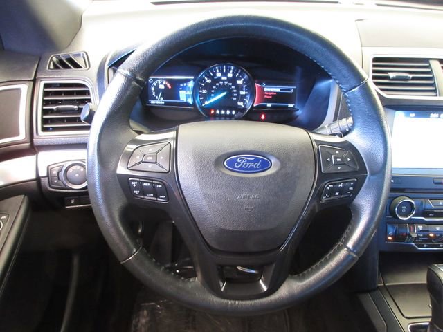 Used 2017 Ford Explorer XLT w/ Equipment Group 202A image 14