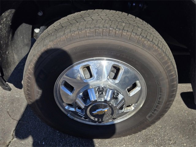 Used 2025 Chevrolet Silverado 3500 LT w/ Texas Edition image 11