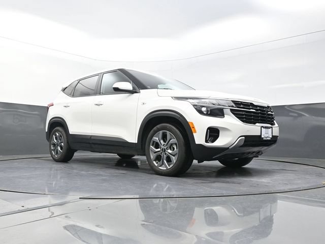 Used 2024 Kia Seltos LX AWD/4WD image 19