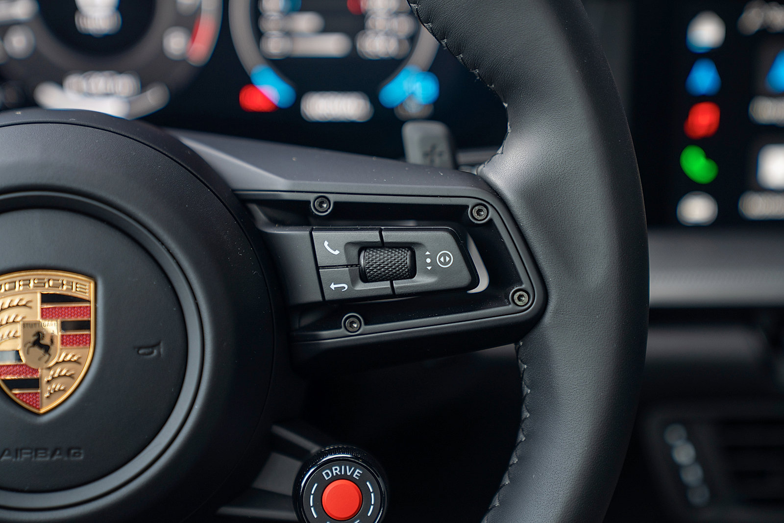 Certified 2025 Porsche 911 Carrera image 8