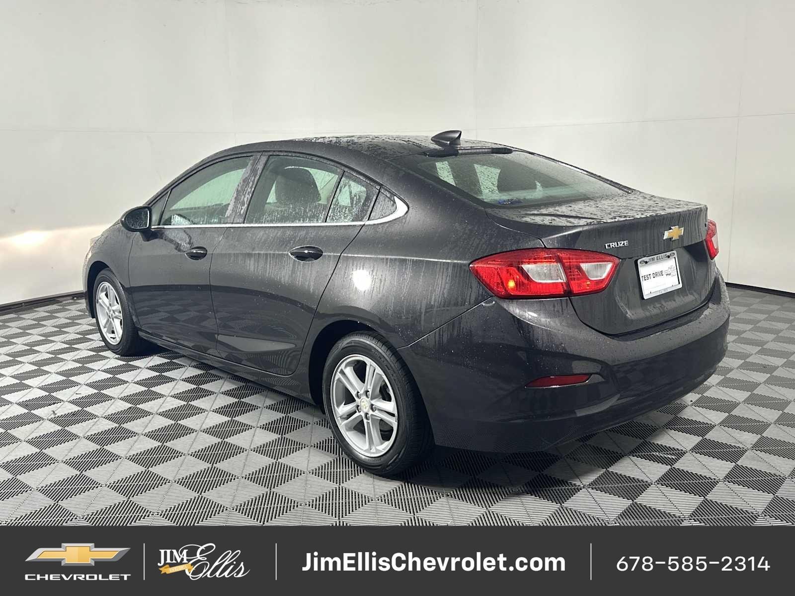 Used 2017 Chevrolet Cruze LT w/ Convenience Package FWD image 5