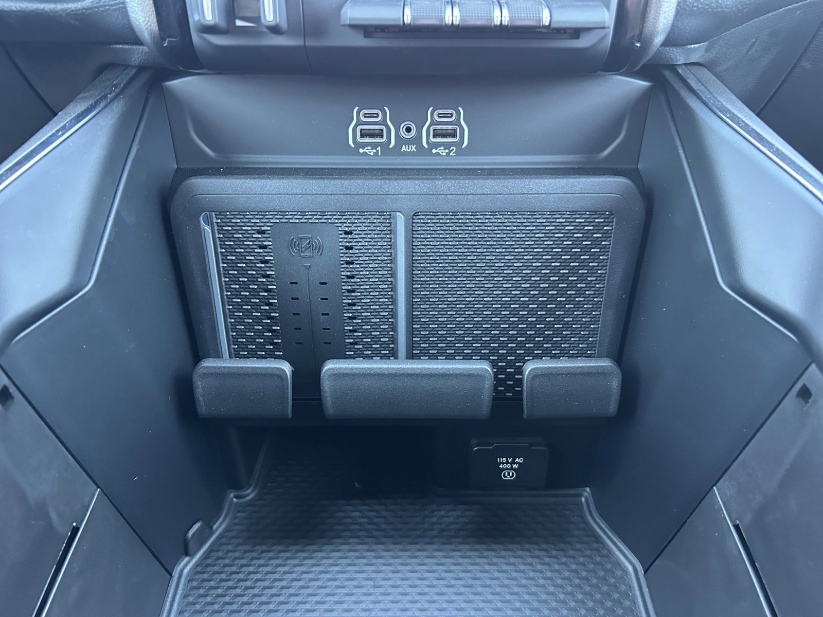 New 2026 RAM 1500 4x4 Crew Cab image 18