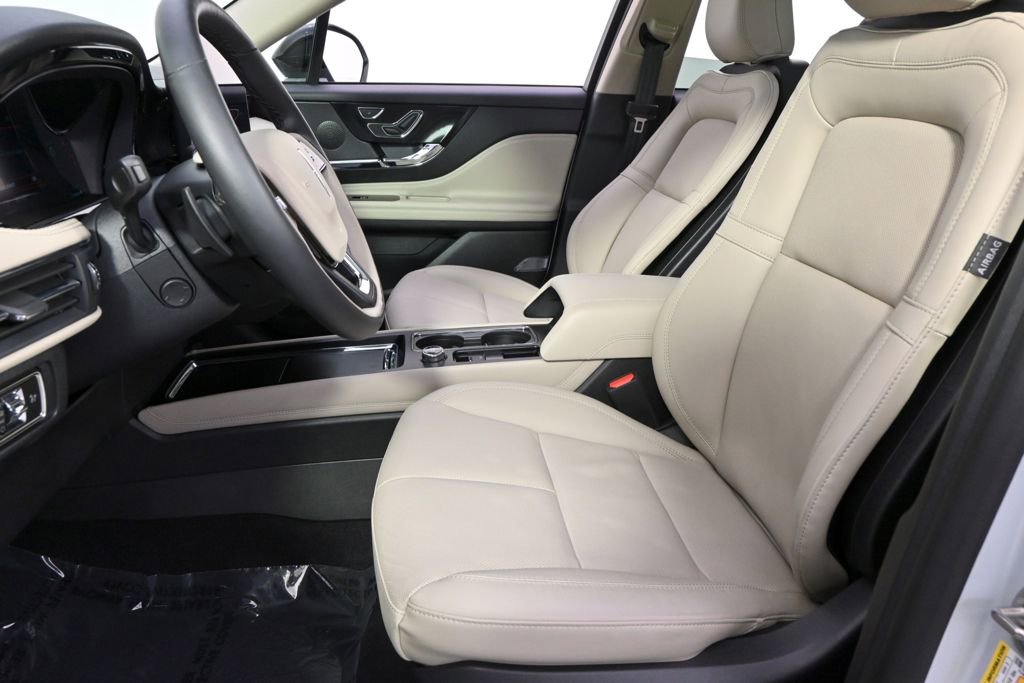 New 2026 Lincoln Corsair Reserve w/ Jet Appearance Package image 13