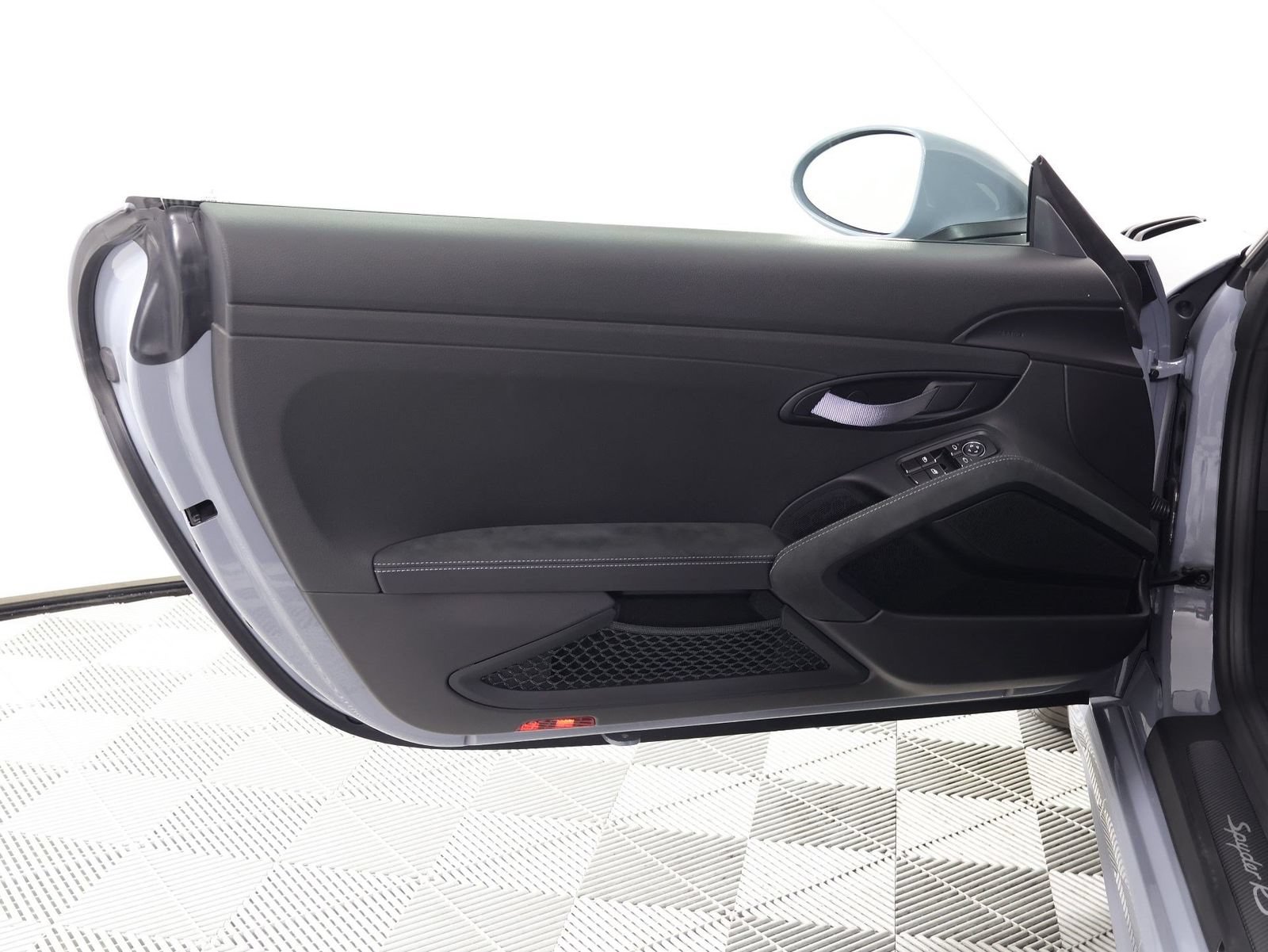 Certified 2024 Porsche 718 Boxster Spyder RS RWD image 19