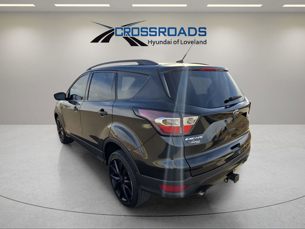 Used 2017 Ford Escape Titanium image 3
