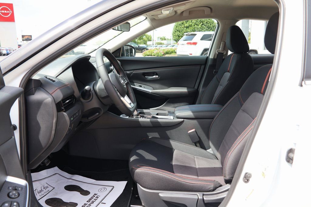 New 2025 Nissan Sentra SR image 7