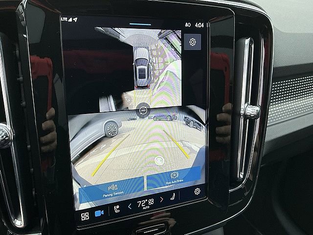 Certified 2025 Volvo XC40 B5 Plus image 27