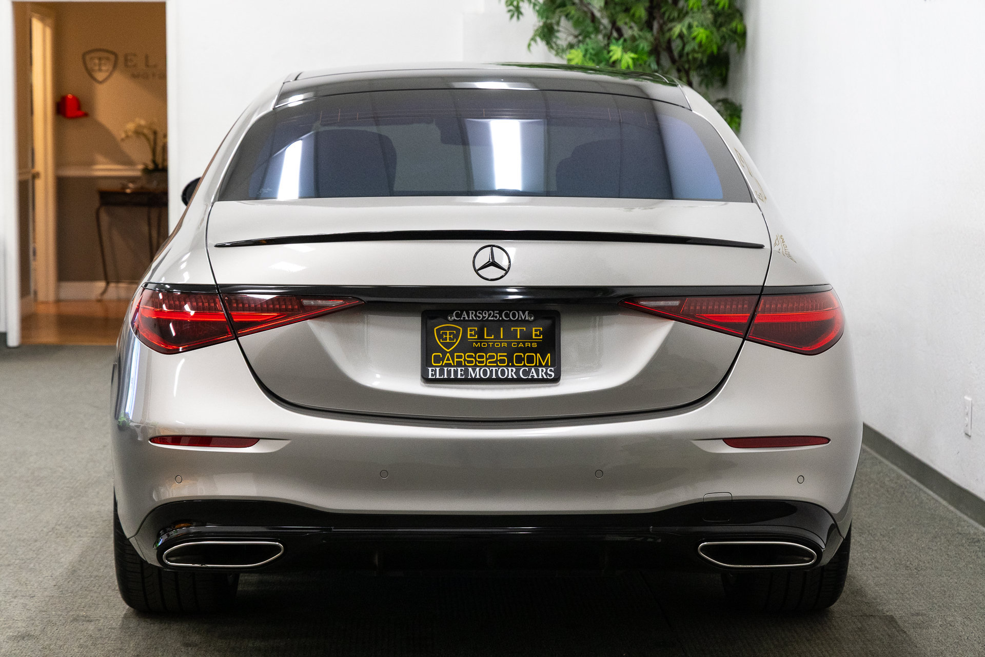 Used 2021 Mercedes-Benz S 580 4MATIC Sedan image 4