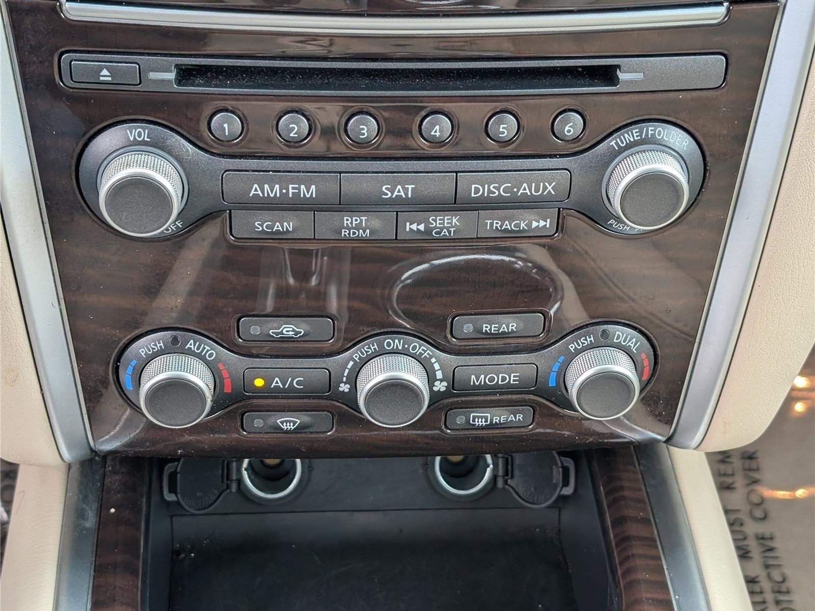 Used 2015 Nissan Pathfinder SL w/ SL Tech Package FWD image 30